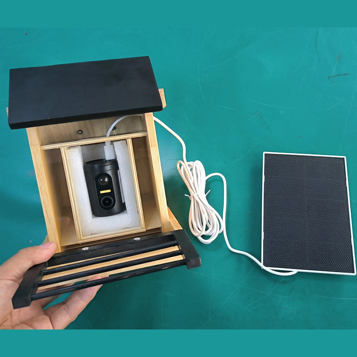 Watchpost™ Camera Feeder