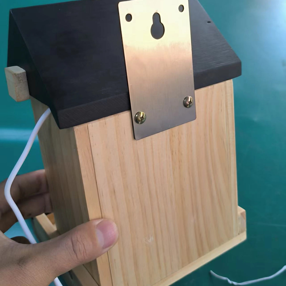 Watchpost™ Camera Feeder